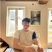 Étudiant ingénieur en informatique donne cours de soutient